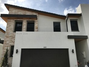 Building Photo - 8102 NW 105th Ct