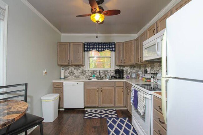 Foto del edificio - 1127 Magnolia Dr