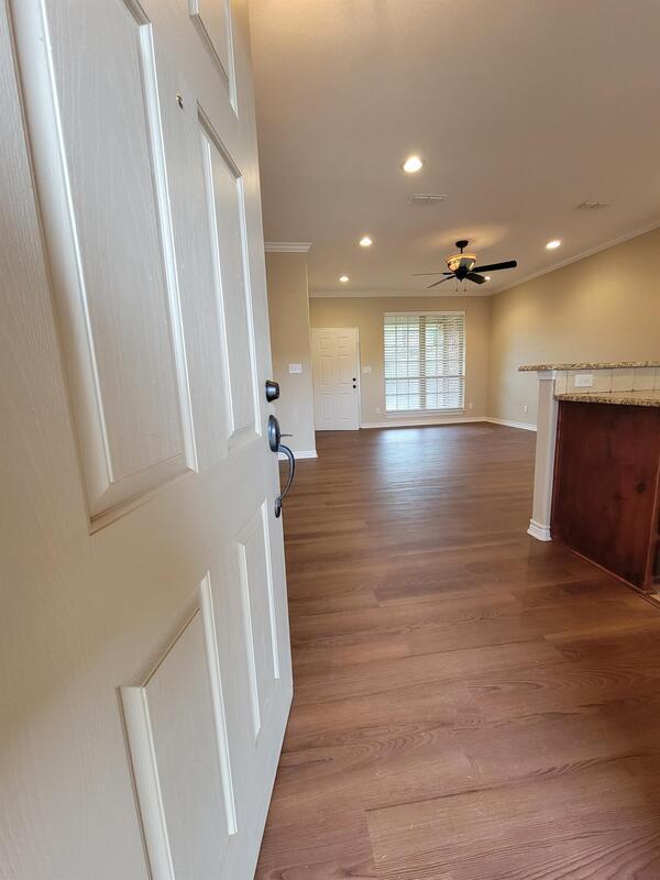 Building Photo - 104 Letha Ct