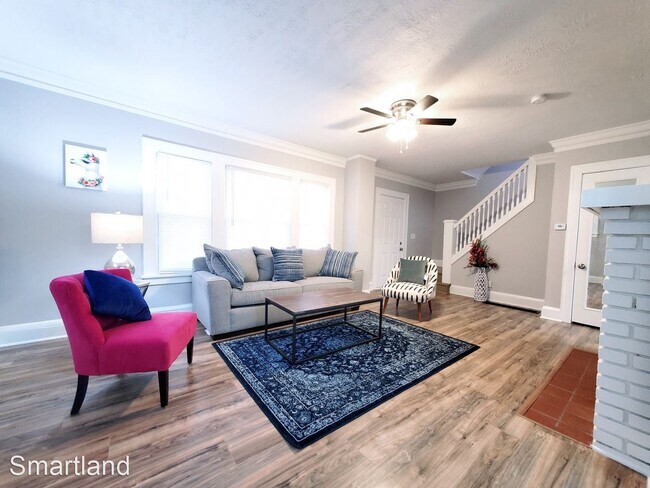 Building Photo - 3 br, 1 bath House - 13119 Rexwood Avenue