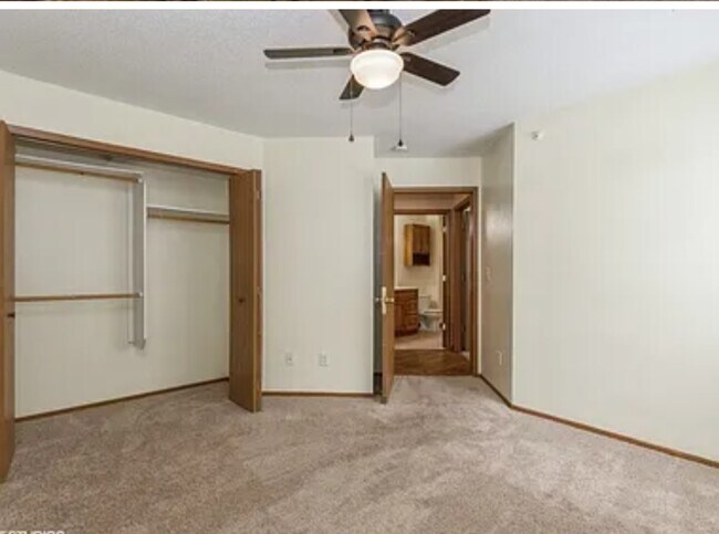 Building Photo - 633 Kimberlite St
