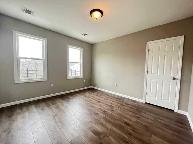 Building Photo - 204 Renner Ave