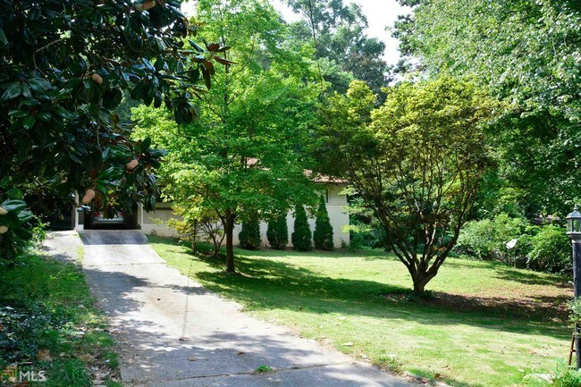 Building Photo - 688 Kenilworth Cir