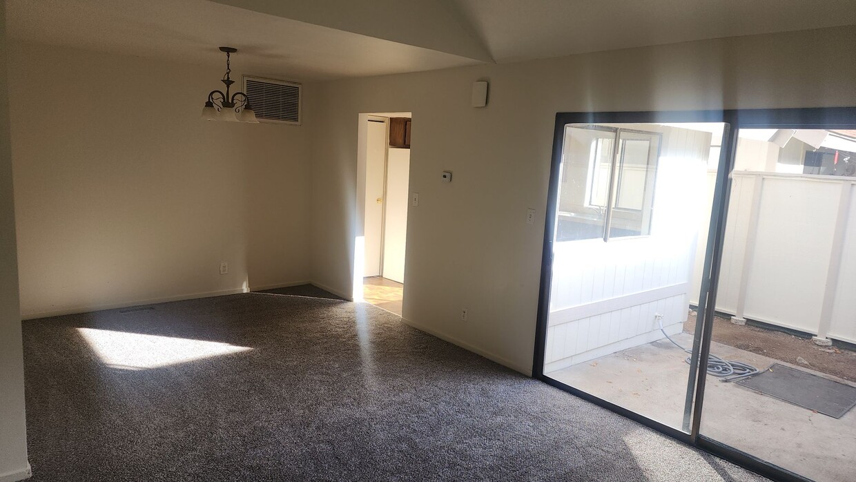 Primary Photo - 1271 Rayburn Dr