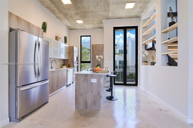 Foto del edificio - 645 NE 4th Ave