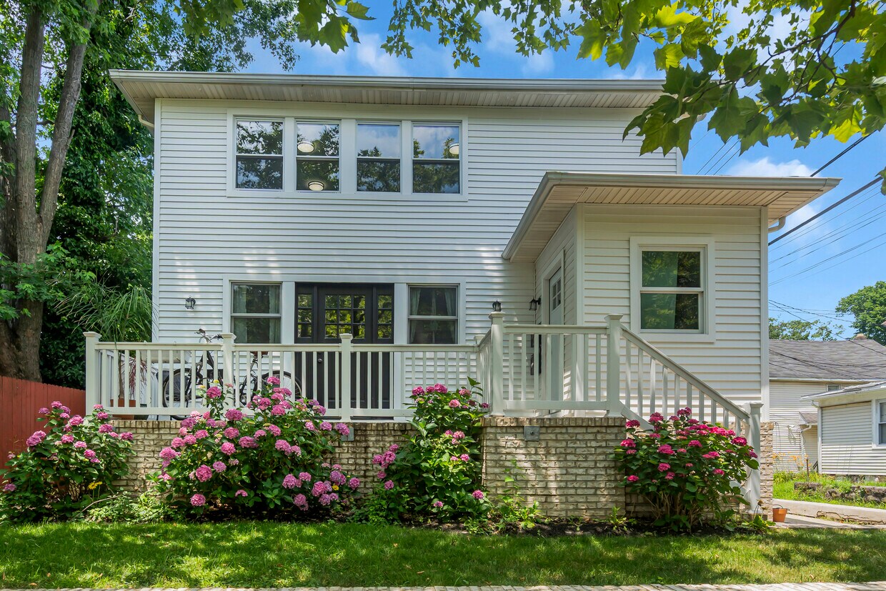 Foto principal - 1105 Comstock St