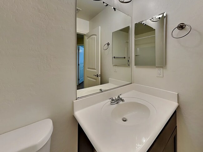 Foto del edificio - 20918 W White Rock Rd