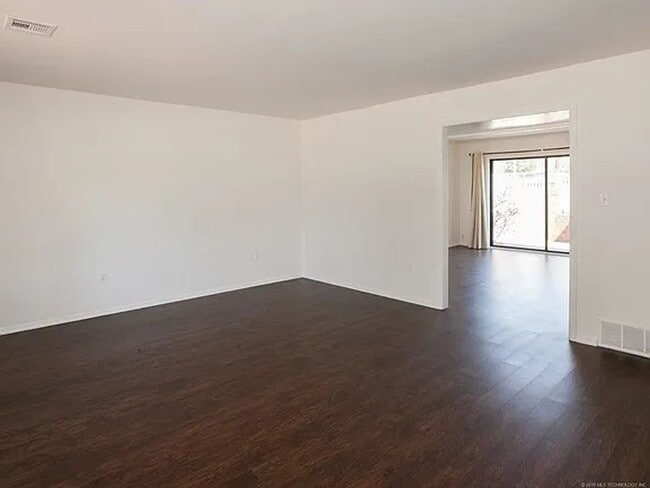 Building Photo - Condo for lease