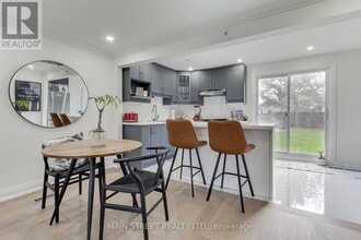 Building Photo - 127 Woodfield Dr