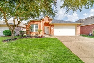 Building Photo - 16727 Great Oaks Glen Dr