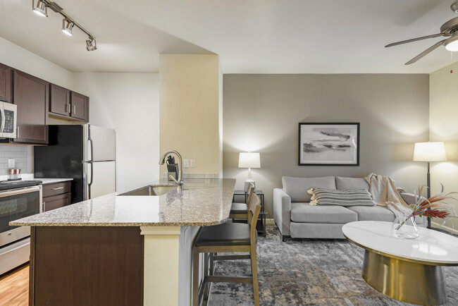 Foto del edificio - 715 W Slaughter Ln