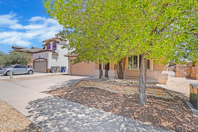 Building Photo - 11004 Ray Mena Ln