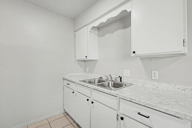 Foto del edificio - 1241-1247-1247 W Sunset Dr