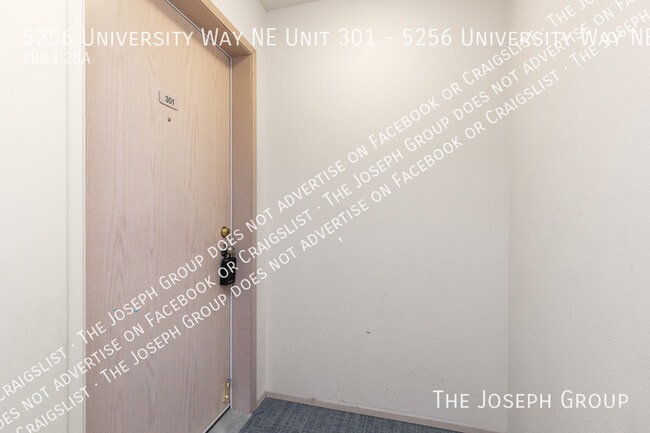 Building Photo - 5256 University Wy NE