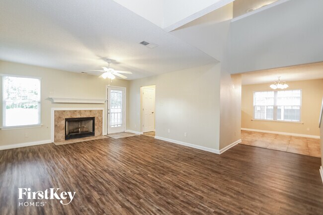 Foto del edificio - 7810 Windy Willow Rd