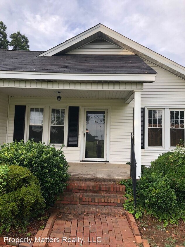 Primary Photo - 2313 S New Hope Rd