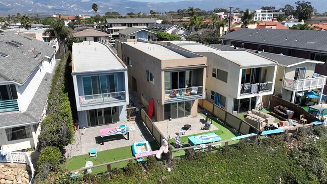 Foto del edificio - 6571 Del Playa Dr