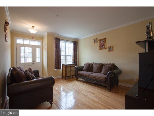 Foto del edificio - 3249 Brookside Dr