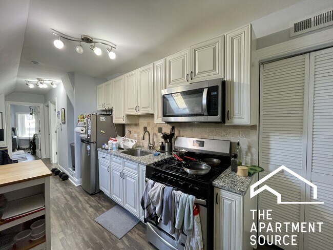 Foto del edificio - 2824 N Ridgeway Ave