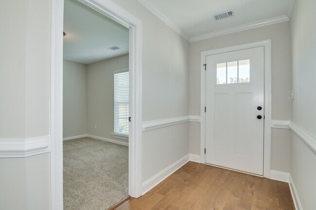 Building Photo - 1104 Wildlife Cir