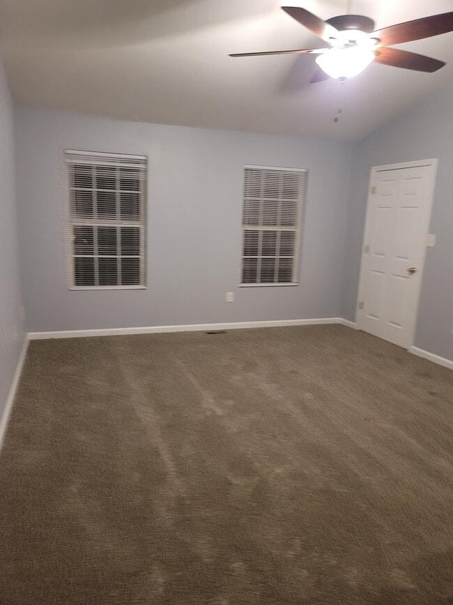 Master Bedrroom - 4210 Oakwood Rd