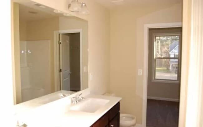 Building Photo - Spacious 4-Bedroom Home with Bonus Room in...