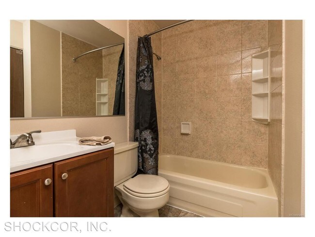 Building Photo - 8335 S Fairmount Dr