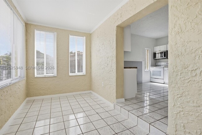 Building Photo - 1745 SW 17th St