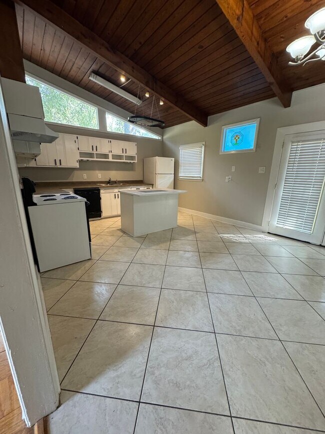 Foto del edificio - Stunning 3 Bedroom 2 Bath | East Memphis - $99 Move In Special