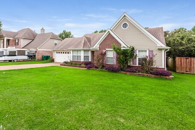 Foto del edificio - 7141 Creekside Dr