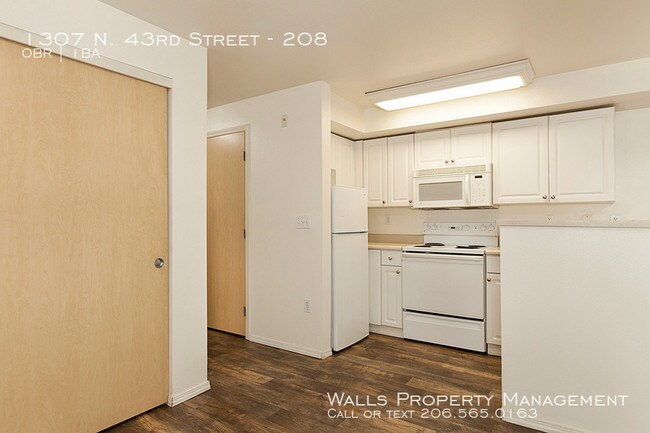 Building Photo - Pickering Place Apartments! 208