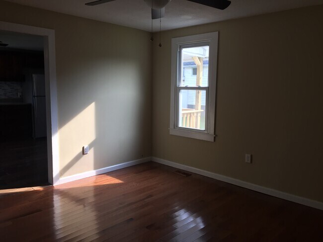 Building Photo - 25 Bohac St