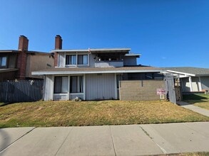 Building Photo - 2703 E 57th St