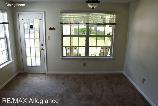 Foto del edificio - 2 br, 2 bath House - 5233 THATCHER WAY