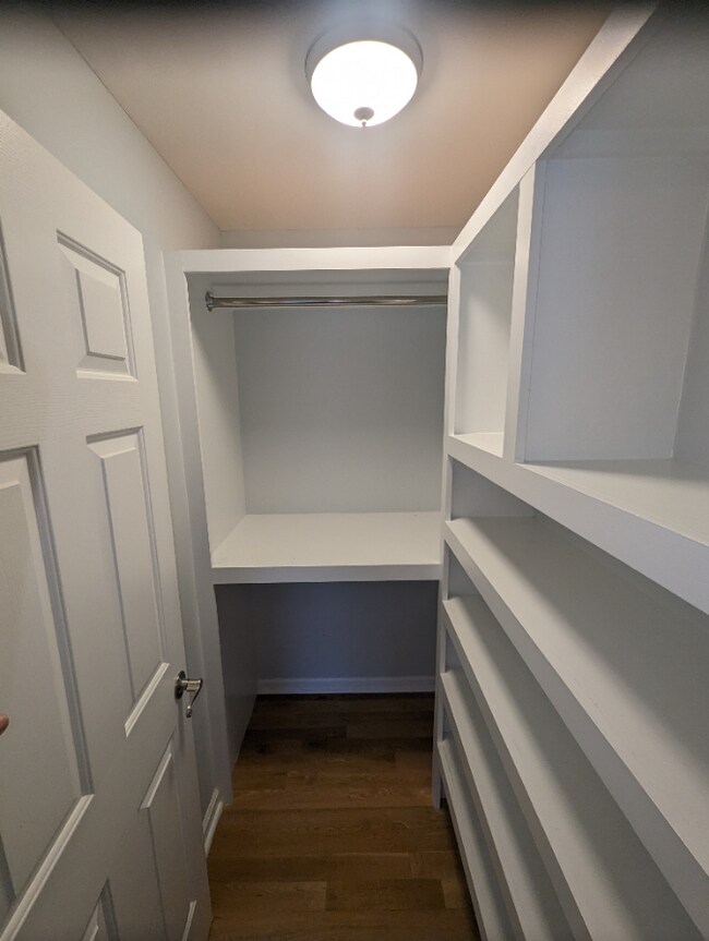 Foto del edificio - 2 BD Townhouse in Downtown Charleston- 1st...