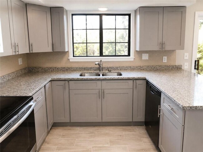 Foto del edificio - 3059 Steeplechase Dr