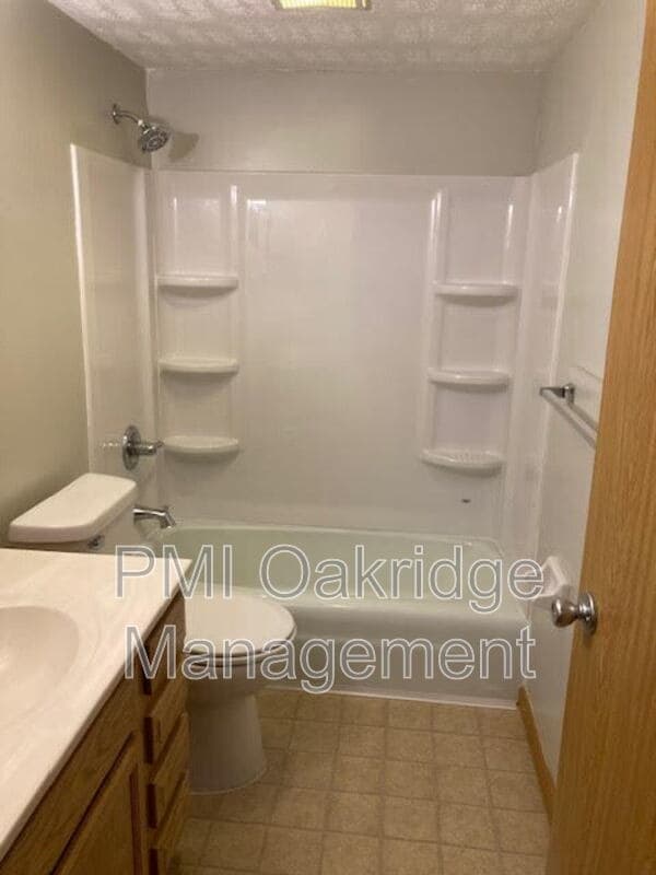 Building Photo - 1112 W Main St