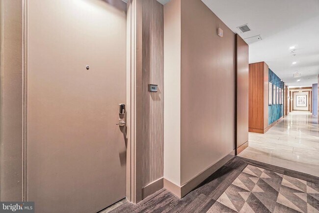 Building Photo - 145 Riverhaven Dr