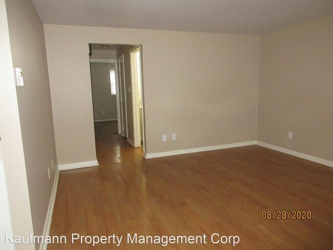 Building Photo - 2 br, 1 bath House - 2817 White Oak Avenue