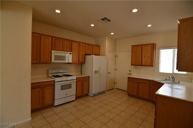 Foto del edificio - 3617 Kittiwake Rd