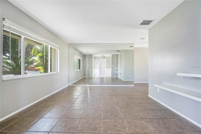 Building Photo - 111 Colyer Dr