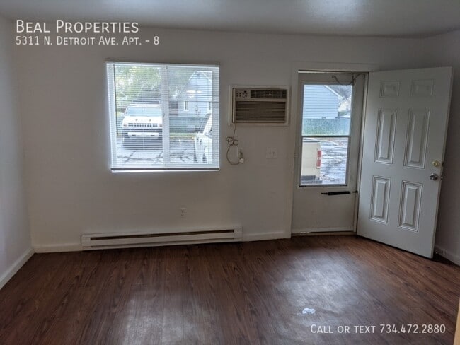 Foto del edificio - 5311 N Detroit Ave