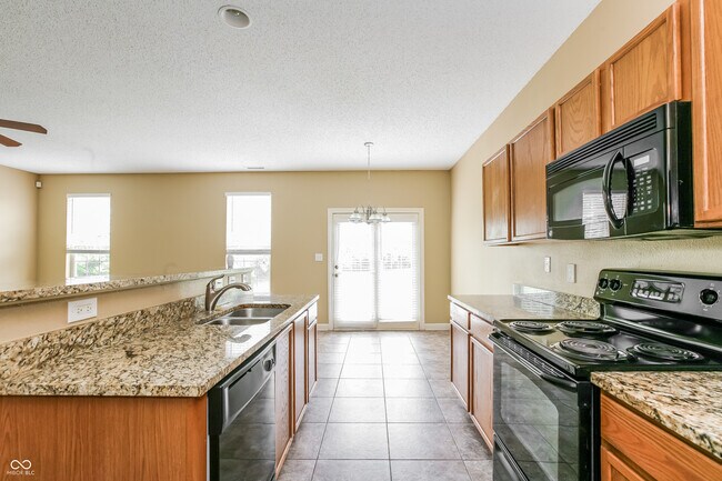Foto del edificio - 11550 Long Lake Dr.