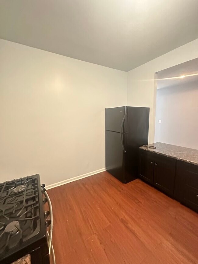 Building Photo - 7310 S Dante Ave