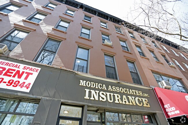 Foto del edificio - 374-376 Court St