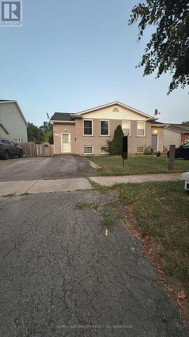 Building Photo - 5715 Deerbrook St