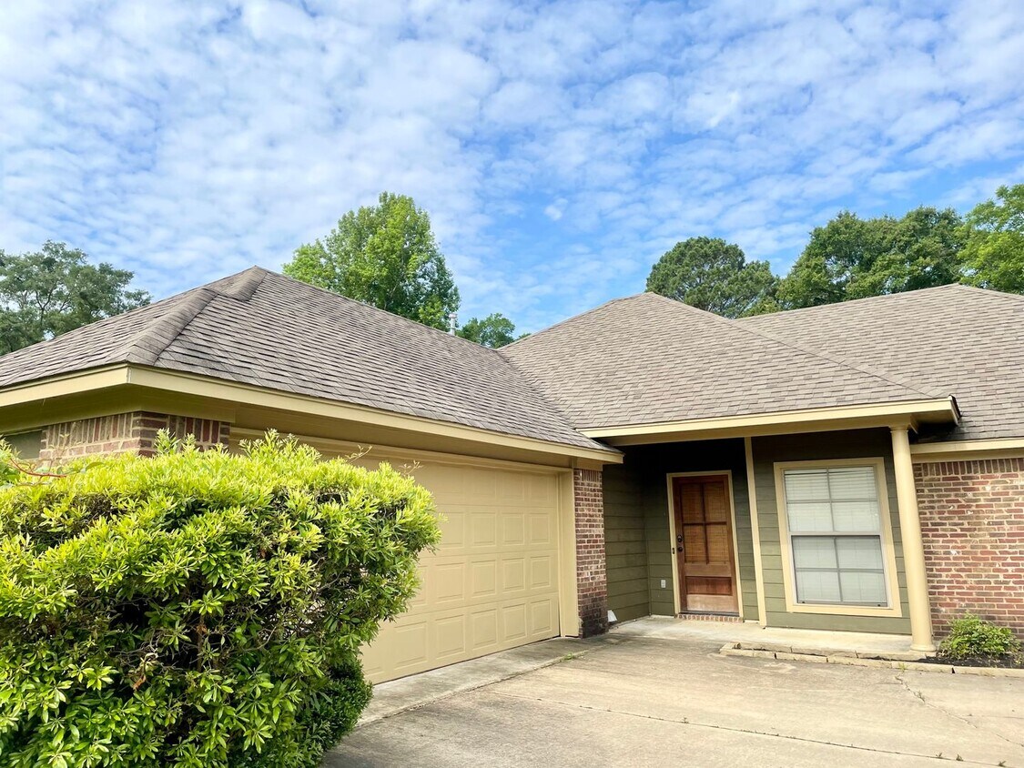 111 Stapleton Dr, Canton, MS 39046 House Rental in Canton, MS