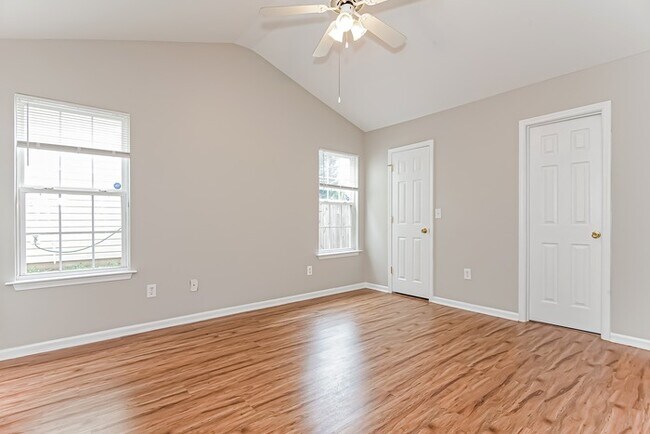 Building Photo - Charming 3 Bedroom Charlotte Home