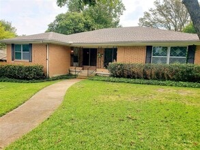 Building Photo - 7012 Kingsbury Dr