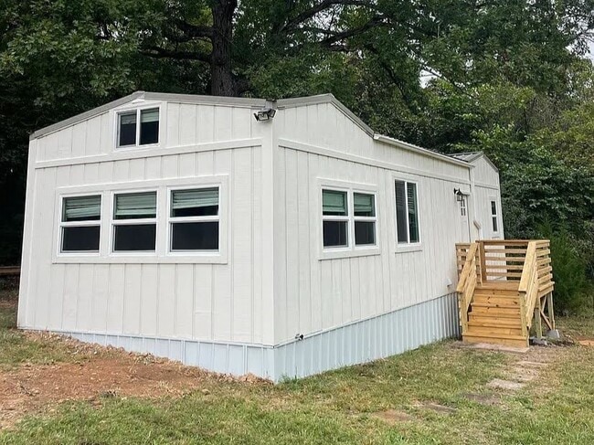 Building Photo - 8192 MO-176